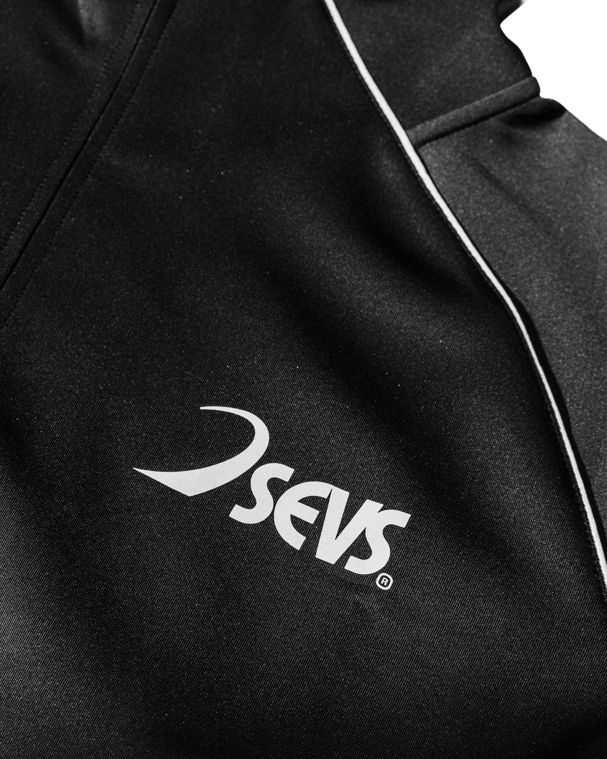 Black Sevs Tech™ Jacket [CROPPED]